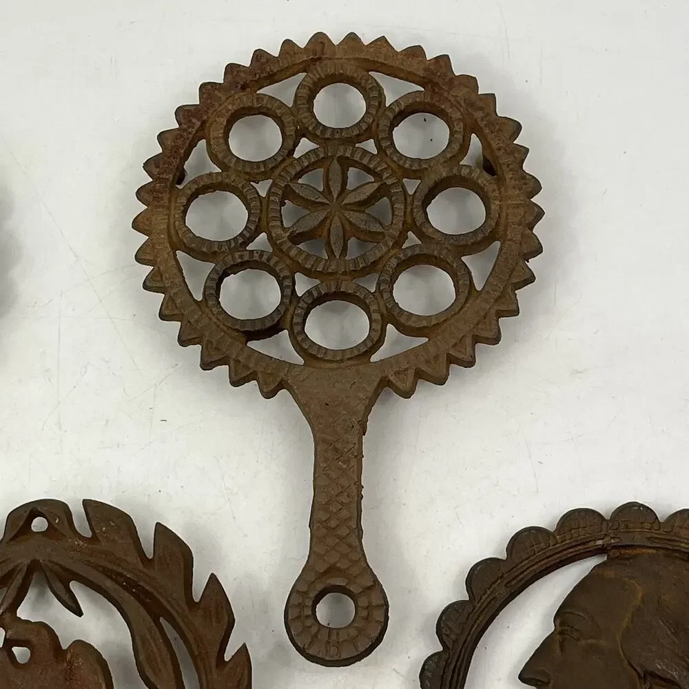 Unbranded vintage cast